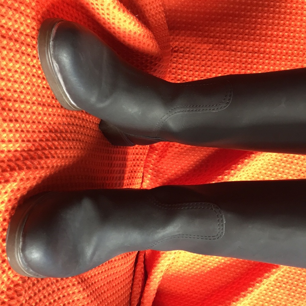 Boots - Picture 3 of 3